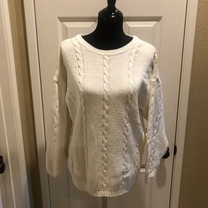 Vintage White cable knit sweater with pearl accents in EUC